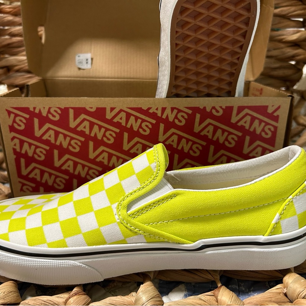 Vans Kids / Youth Neon Yellow Checkered Slip-On Sneakers 6.5 Women - 5 Men - Picture 6 of 11